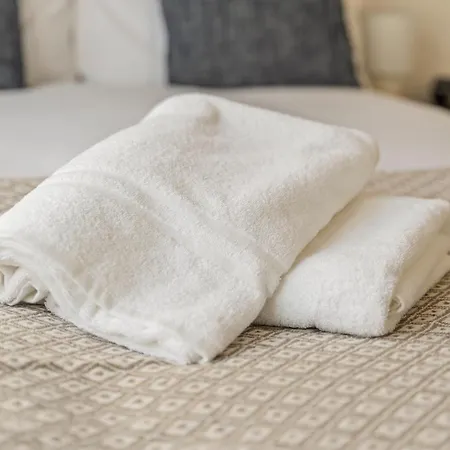 #3 - Location - Private Ensuite, Smart Tv, Fast Wifi And Free Parking - By Yoko