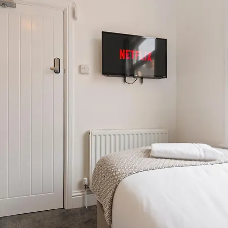 Guest house #3 - Location - Private Ensuite, Smart Tv, Fast Wifi And Free Parking - By Yoko Redcar